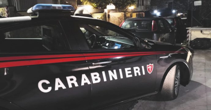Monza, rissa con spranghe e coltelli fuori da un locale: 4 giovani arrestati dai carabinieri