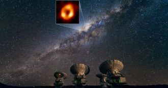 Copertina di Il buco nero fotografato, gli scienziati: “Risultato eccezionale perché permette molte misure originali sulla gravità”