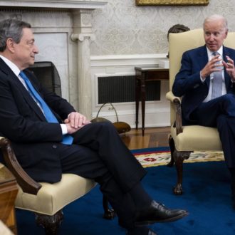 Copertina di Negoziati, il nemico di Zelensky è anche Draghi: il Fatto di domani 14 maggio