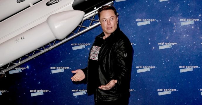 Copertina di Musk sospende l’operazione Twitter