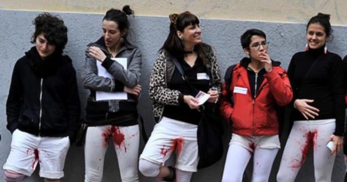 La Spagna dà tre giorni di congedo per i dolori mestruali. In Italia il ciclo è una colpa