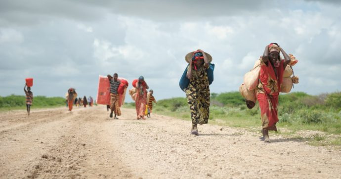 Niger, l’affascinante emancipazione delle donne: le venditrici di sabbia sono qualcosa di unico
