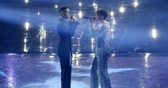 Copertina di Eurovision 2022, Mahmood e Blanco non perfetti tecnicamente. Ma il pubblico del Palaolimpico di Torino esplode e canta con loro