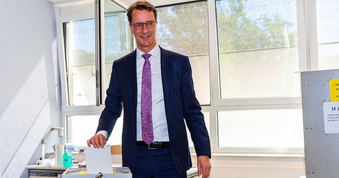 Germania, elezioni in Nord-Reno Vestfalia: Cdu prima, la Spd di Scholz cede consensi ma non crolla. I grandi vincitori sono i Verdi