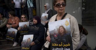 Copertina di Giornalista uccisa in Cisgiordania, il Vaticano: “Cariche al funerale? La polizia israeliana ha violato il diritto alla libertà religiosa”