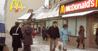 McDonald’s lascia definitivamente la Russia dopo 32 anni. Dall’addio perdita fino a 1,4 miliardi di dollari