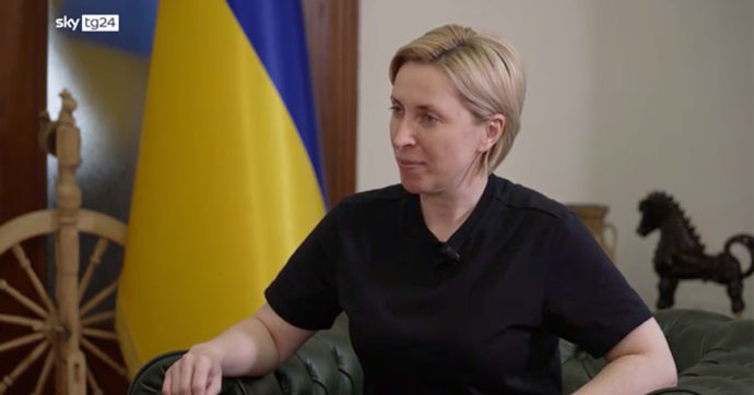 Guerra in Ucraina, la vicepremier di Kiev: “La scelta è solo quella delle armi. Ora impossibile risolverla politicamente, Putin non vuole”