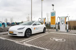 Copertina di ABB Terra 360, ecco la colonnina di ricarica rapida più veloce al mondo