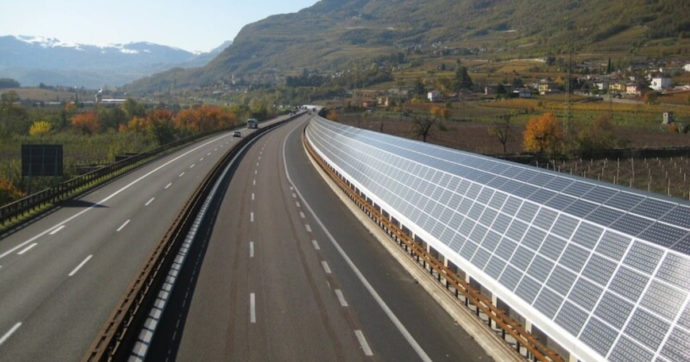 Pannelli solari sulle barriere acustiche in autostrada: una soluzione dall’enorme potenziale