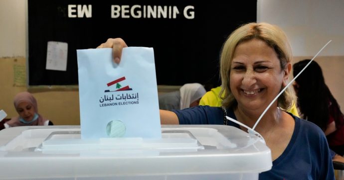 Elezioni in Libano, crollano gli alleati delle formazioni sciite Hezbollah e Amal: persa la maggioranza e Parlamento più frammentato