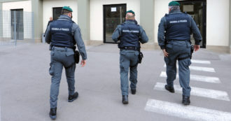 Copertina di Società inattive assumevano stranieri per permessi di soggiorno e bonus statali: sette arresti a Torino