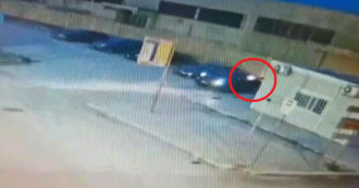 Foggia, il video dell’omicidio di Alessandro Scrocco: ucciso con quattro colpi di fucile davanti al carcere