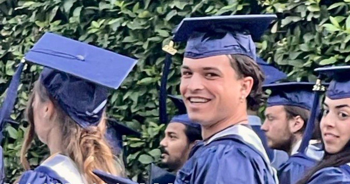Leo Gassmann si laurea, papà Alessandro non contiene il suo orgoglio: “Il mio premio più grande”