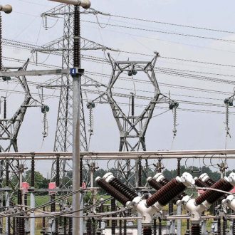 Copertina di Bollette, l’esperto: “Pessimo sussidiare chi inquina. Chiedere sacrifici a centrali a gas e vecchi impianti da rinnovabili che godono di rendite”