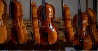 Copertina di “Beni di lusso”: vietato vendere strumenti musicali ai russi