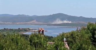 Copertina di Esercitazioni Nato in Sardegna, le immagini delle operazioni filmate dalla baia di Porto Pino