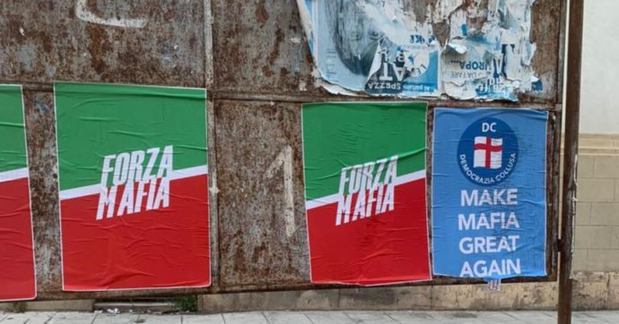 Palermo si sveglia tappezzata di manifesti con le scritte: “Forza Mafia”, “Make mafia great again” e “Democrazia collusa”