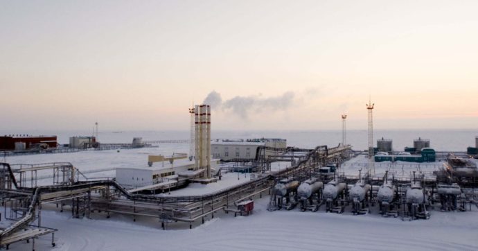 Gas, stop delle forniture russe alla Finlandia da sabato dopo il no al pagamento in rubli. Peskov: “Non forniamo nulla gratis”