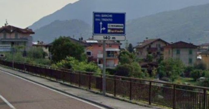 Incidente in moto, muoiono marito e moglie: stavano andando al concerto di Vasco Rossi a Trento. Lasciano tre figli