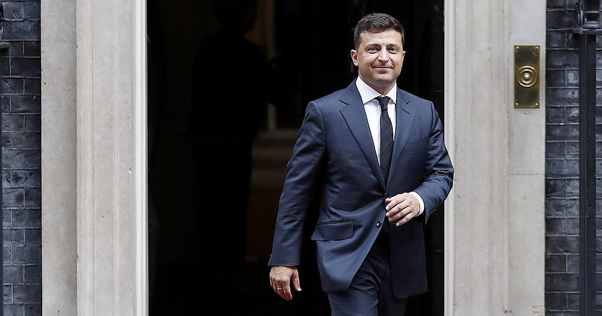 Zelensky, dalle accuse di russofilia alla candidatura mancata nel 2014 e la fama (anche in Russia): ambiguità e grandezze di un presidente – L’anticipazione