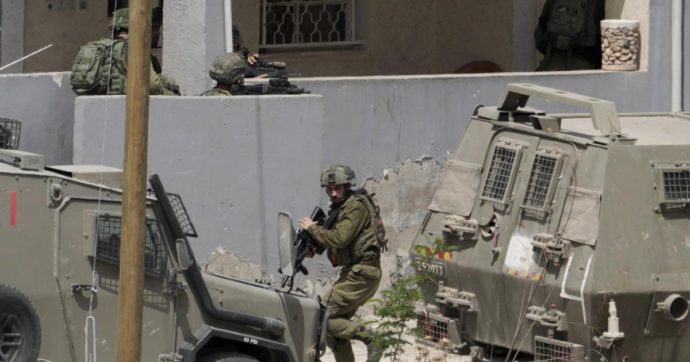 Nuova irruzione dell’esercito israeliano a Jenin, negli scontri ucciso con 11 colpi un 17enne palestinese