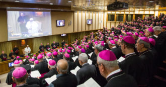 Copertina di “Una commissione indipendente sugli abusi”: l’appello ai vescovi dal comitato anti-pedofilia. “Aprite gli archivi e aiutate verità e giustizia”