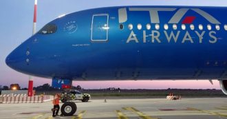 Ita, il volo New York-Roma non risponde ai radar e scatta l’allarme nei cieli della Francia. Ipotesi di un colpo di sonno dei due piloti: “Nessun guasto tecnico”