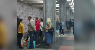 Copertina di Guerra Russia-Ucraina, la metropolitana di Kharkiv riprende le corse: in caso di nuovi attacchi tornerà a essere un rifugio – Video