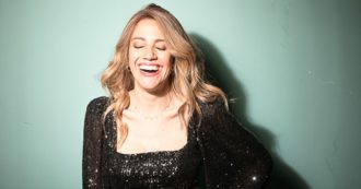 Copertina di Chiara Sfregola: “Nella mia ‘Camera single’ la normalità delle lesbiche”