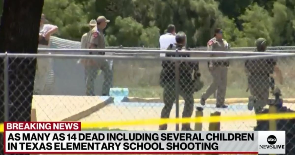 Usa, sparatoria in una scuola in Texas: morti 14 studenti e un insegnante. Media: “Ucciso il killer 18enne”