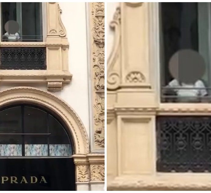 Sesso in Galleria a Milano, coppia “pizzicata” da un passante mentre fa l’amore alla finestra sopra la boutique di Prada