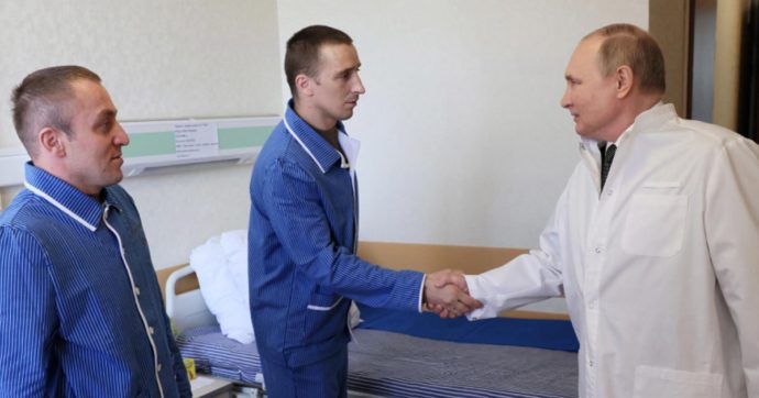 Guerra Russia-Ucraina, la diretta – Ue ipotizza ‘scorte militari per l’export di grano’. Passaporti russi agli ucraini nel sud occupato