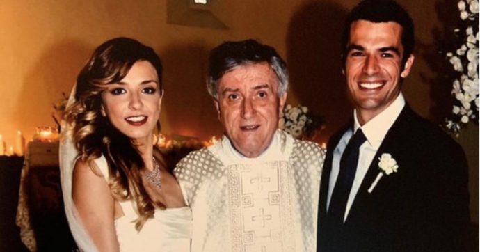 Simona Izzo posta una foto del matrimonio di Luca Argentero e Myriam Catania e gli utenti si infuriano: “Fuori luogo e irrispettosa verso i loro nuovi partner”