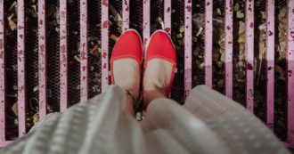 Copertina di L’odissea degli orfani di femminicidio, vittime due volte (e pure senza soldi)