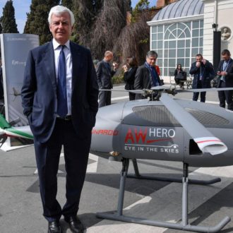 Copertina di Unire la Fincantieri e Leonardo, scontro sui piani del governo