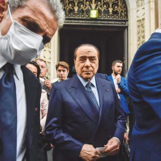 Copertina di Ruby ter, i ministri di FI attaccano Procura. Disagio nel governo: è parte civile contro B.