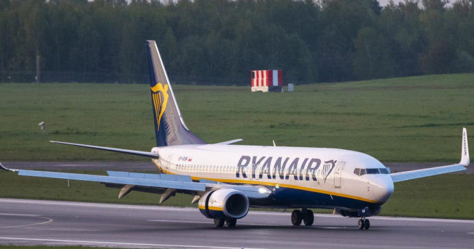 Ryanair, i sindacati proclamano sciopero nazionale l’8 giugno: “Arbitraria decurtazione economica, rifiuto del congedo obbligatorio”