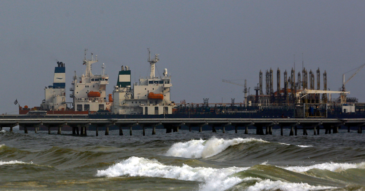 Sempre più petrolio russo in mare diretto verso l’Asia. E Mosca “salva” lo Sri Lanka dalla penuria di carburanti
