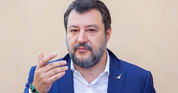 “Salvini a breve andrà a Mosca”, la Lega fa trapelare la notizia e il leader non smentisce. La Farnesina: “Non ne sappiamo niente”