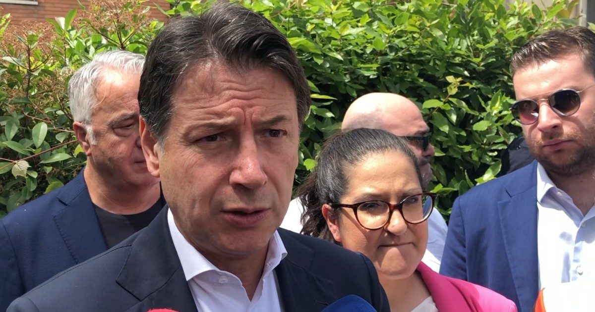 M5s, il tribunale di Napoli rigetta il ricorso per sospendere statuto e leadership di Conte: “Irrilevante l’esclusione dal voto dei non iscritti”