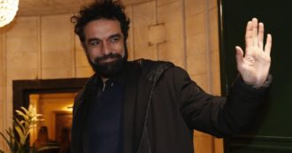 Copertina di Dino Giarrusso lascia il M5s, i miei consigli per le sue vacanze