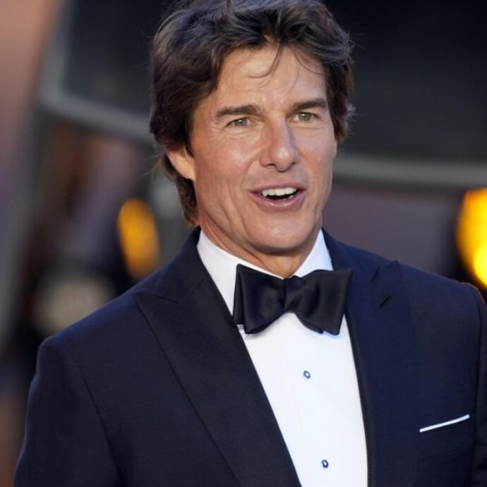 Tom Cruise scende in campo come mediatore nello sciopero di Hollywood: “Ha avviato una trattativa, condivide le preoccupazioni sull’intelligenza artificiale”