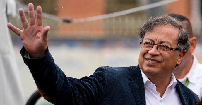 Colombia, Gustavo Petro è il nuovo presidente: per la prima volta un politico di sinistra alla massima carica dello Stato