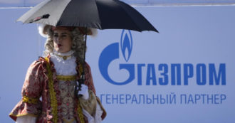 Gas, Eni: “Erogazione da Gazprom in linea con i tagli degli ultimi giorni”. Descalzi: “Anche con taglio totale supereremmo l’inverno”