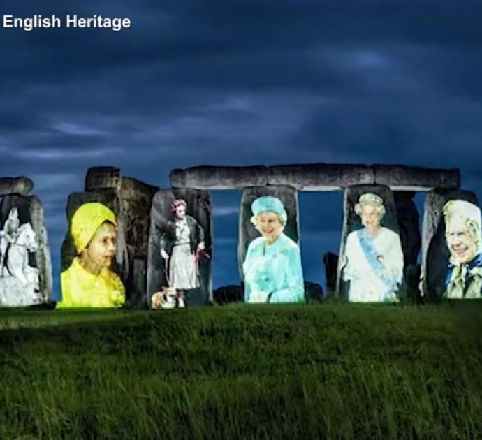 Elisabetta II onorata anche a Stonehenge: ecco il particolare restyling per il Giubileo di platino – Video