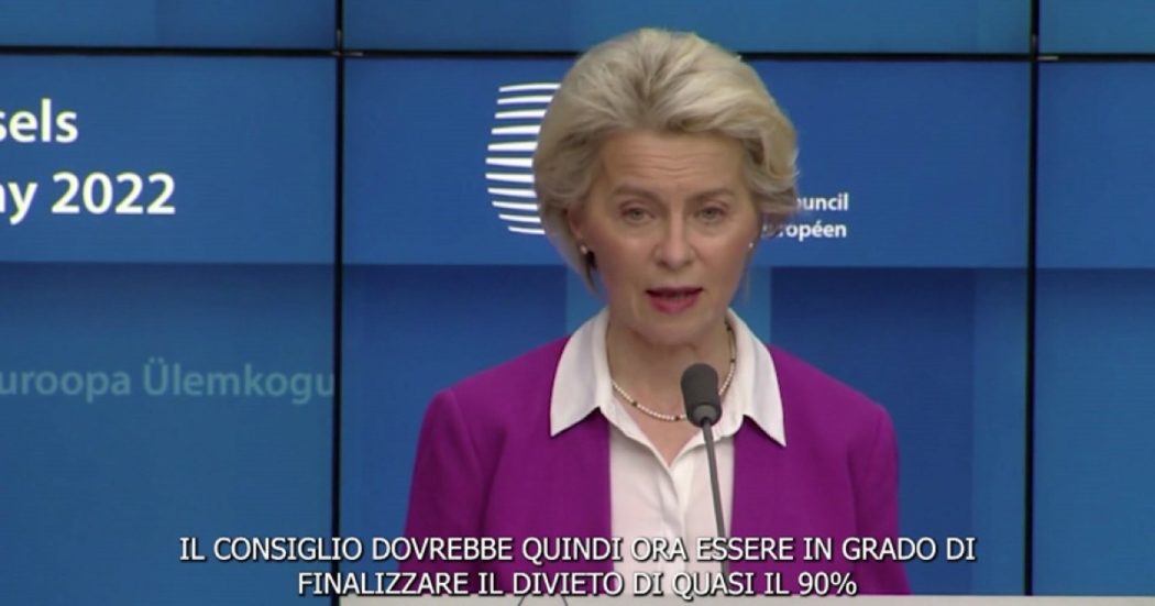 Petrolio russo, von der Leyen : “Accordo sui principi del sesto pacchetto di sanzioni. Entro fine anno stop al 90% delle importazioni” – Video