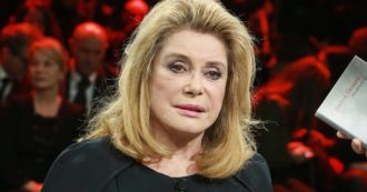 Copertina di Mostra del Cinema di Venezia 2022, Catherine Deneuve sarà premiata con il Leone d’Oro alla carriera
