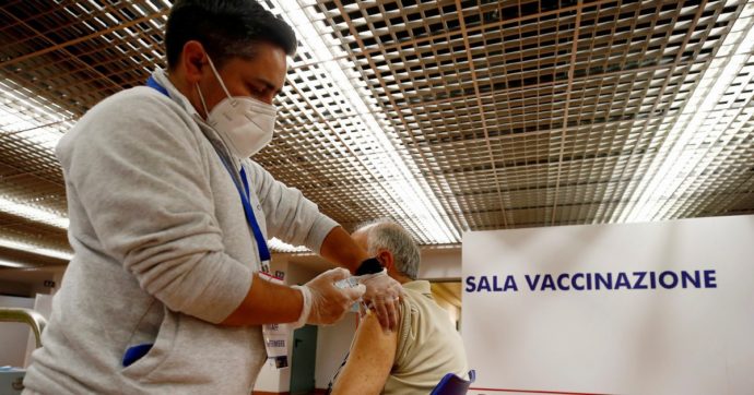 La 4ª dose nel deserto: l’80% non la fa