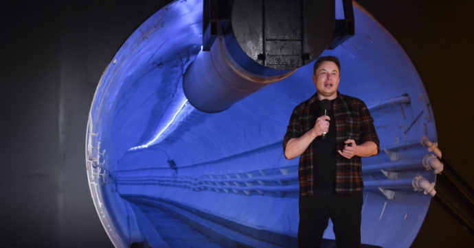 Elon Musk ai suoi dipendenti: “Basta smart working oppure lasciate l’azienda”