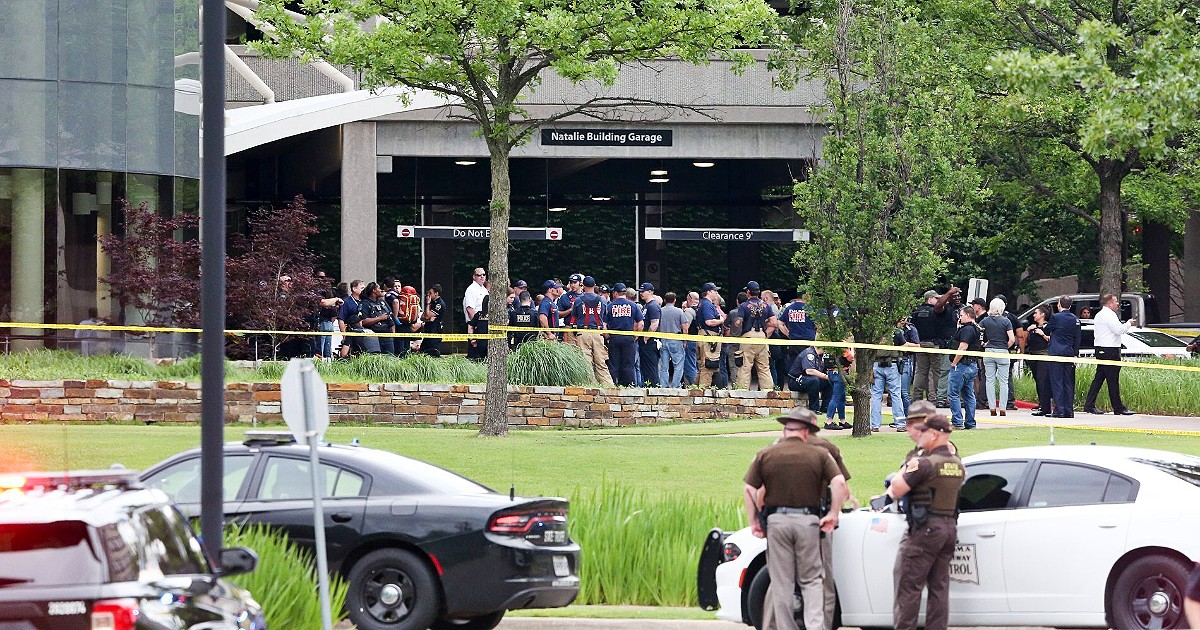 USA, a patient enters a hospital in Oklahoma and kills four people, including two doctors